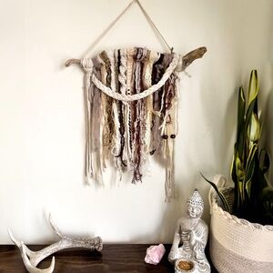 HANDMADE Boho Inspired Fibre Wall Hanging
Macrame Home Decor Art Fabric Wool